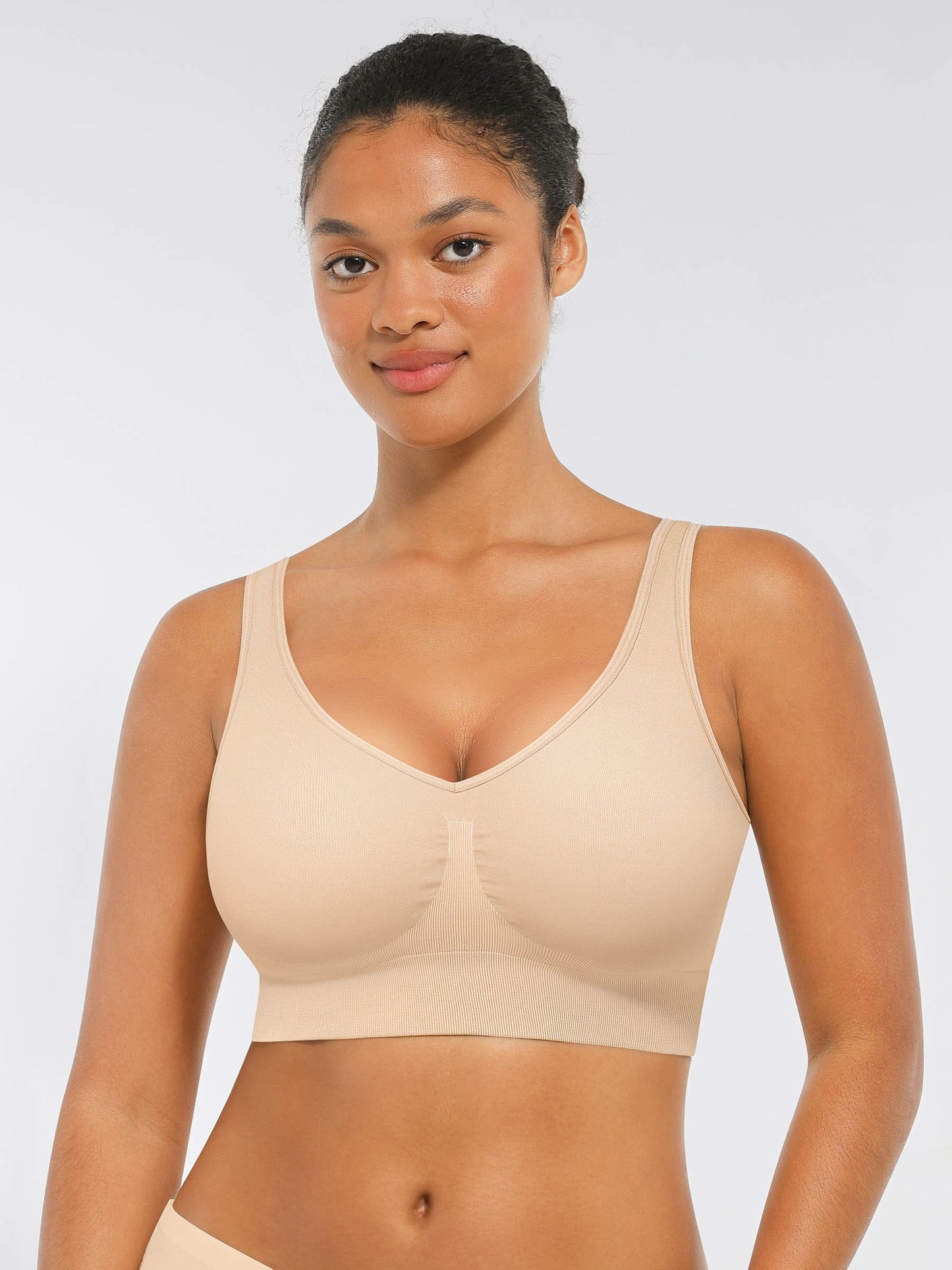 Seamless Comfort Bra with Smoothing Support and Adjustable Straps