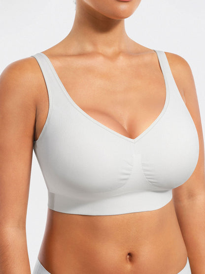 Seamless Comfort Bra with Smoothing Support and Adjustable Straps